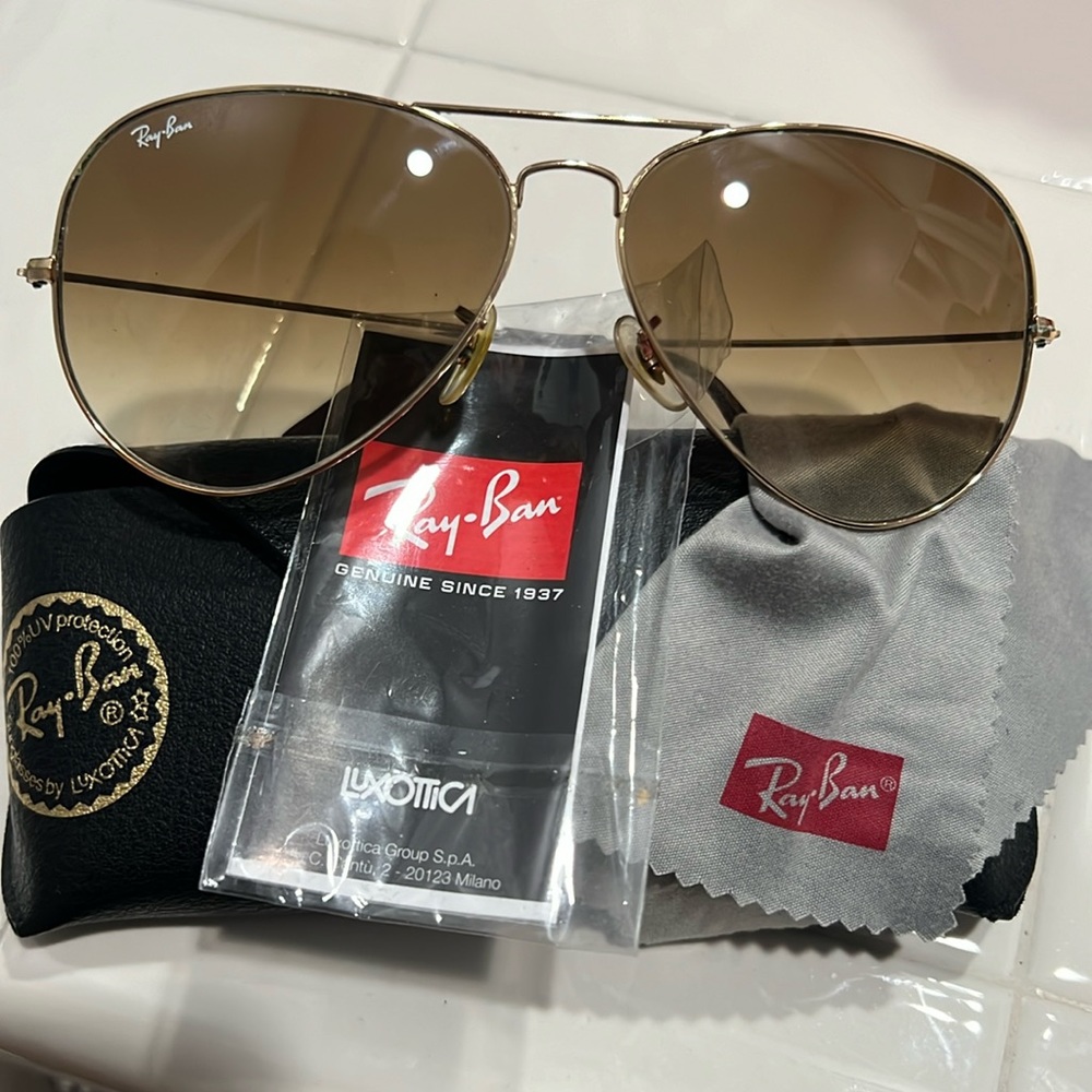 Authentic Aviator Gradient Ray Ban Sunglasses. Br… - image 1